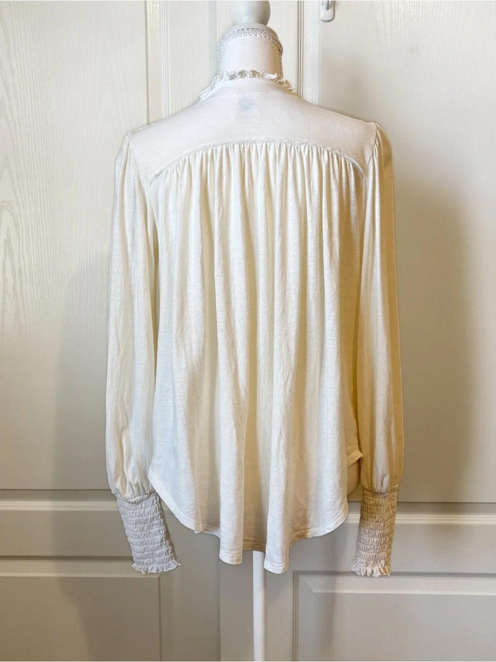 Free People We The Free Cream Long Sleeve V-Neck Blouse Hemp/Cotton Size XS